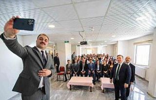 Vali Aydoğdu Çayırlı’da öğretmenlerle bir...