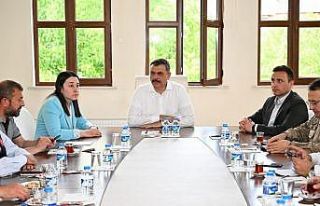 Vali Çiftçi, heyelan bölgesinde incelemelerde bulundu