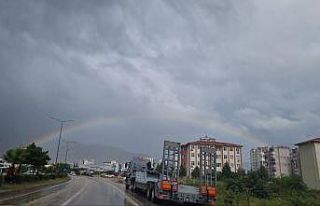 Yağmur sonrası gökkuşağı şöleni