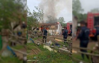 Yangında ev küle döndü