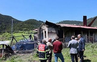 Yaşlı kadına ait ev çıkan yangında kül oldu