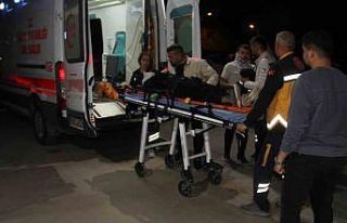 Yayalara çarpan motosikletli kaçtı: 3 yaralı