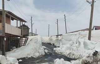 Yayla evleri, kar altında