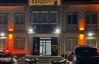 Yolu kapatarak ölümüne yarışan sürücülere...