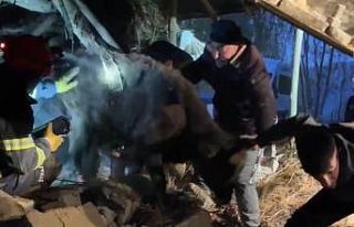 Yüksekova’da ahır çöktü: Köylüler ve ekipler...