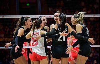 A Milli Kadın Voleybol Takımı’ndan 4’te 4