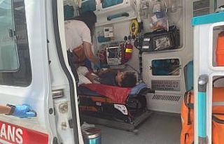 Acemi kasaplar kendilerini yaraladı