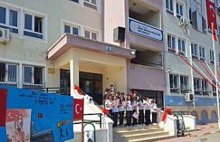 Adana Ömer Refika Halıcılar Ortaokulu’ndan uluslararası...