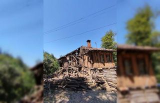 Ahşap ev çöktü, hayvanlar son anda kurtarıldı