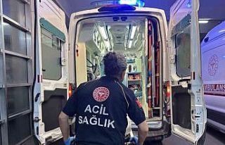 Akrebin soktuğu çocuk yaşam savaşı veriyor