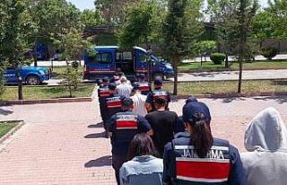 Aksaray’da uyuşturucudan gözaltına alınan 3...