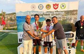 Alanya Belediyespor ayak tenisi turnuvası sona erdi