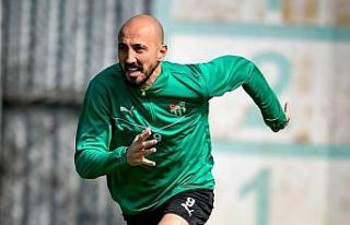 Aliağa FK, Ahmet İlhan Özek’le ilgileniyor