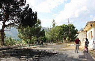 Amasya’da çocuk parkı alev alev yandı