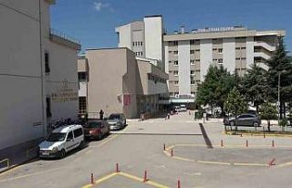 Amasya’da hastane deposuna giren yılan yakalandı