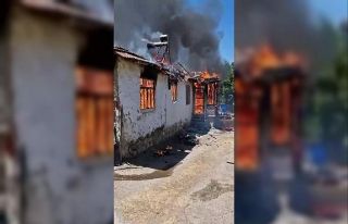 Amasya’da kerpiç ev yangında küle döndü