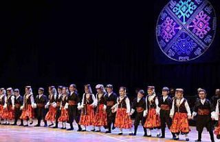 Anadolu Üniversitesinden Çocuk Halk Dansları Topluluğu...