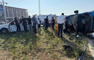 Ankara’da dolmuş ile otomobil çarpıştı:5 yaralı