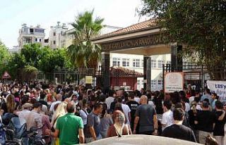 Antalya’da LGS sınavı öğrenciler kadar velileri...