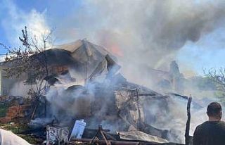 Antalya’da yaşlı çiftin evi yandı, iki kurbanlığı...