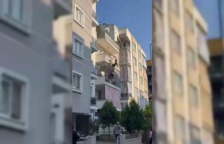 Aparmanın 3’üncü katından kendini boşluğa...