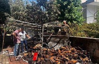 Apartman arkasındaki odunlukta çıkan yangın, mahalleliyi...