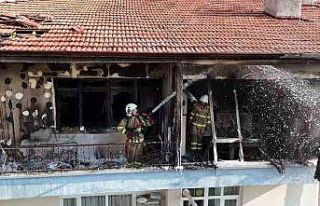 Apartman dairesinde çıkan yangında tüp patladı:...