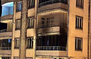 Apartmanda çıkan yangın paniğe neden oldu