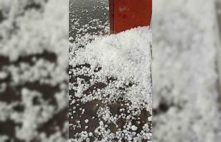 Ardahan’da dolu, araçlara ve tarım arazilerine...