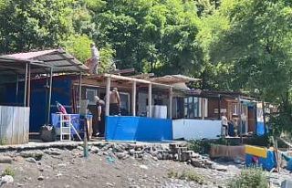 Artvin’in Karadeniz kıyılarındaki kaçak yapılar...