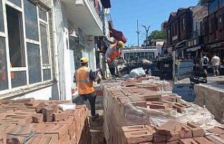 Atıl vaziyette çürümeye terkedilen tarihi çömlek...