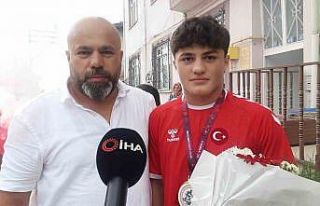Avrupa şampiyonu güreşçi Yusuf Yaser Aksu, memleketinde...