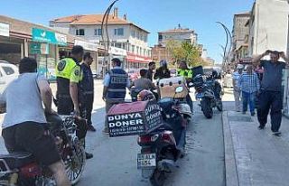 Bafra’da motosiklet denetimi: Kasksız ve ehliyetsiz...