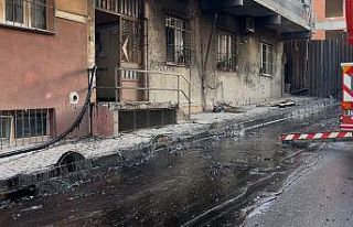 Bağcılar’da inşaat alanındaki yangın binaya...