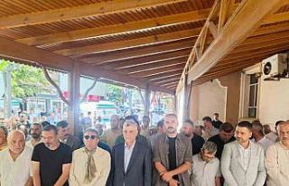 Bakan Bolat, eşinin teyzesinin cenaze namazına katıldı