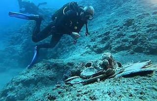 Bakan Ersoy, Akdeniz’in 2 bin yıllık su altı...