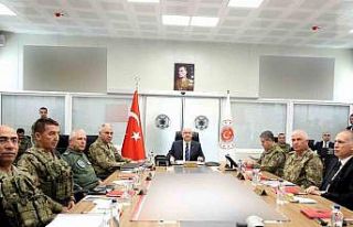 Bakan Güler İran sınır hattında incelemelerde...