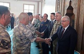 Bakan Güler, Kurban Bayramı’nda Mehmetçikle bir...