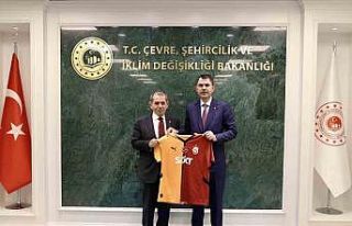 Bakan Kurum, Galatasaray Spor Kulübü Başkanı Özbek’i...