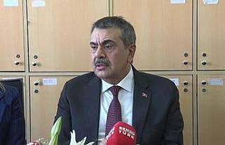 Bakan Tekin: "Türkiye’deki 75 bin civarında...