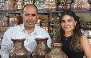 Bakırdan yapılan Hitit vazo takımı fiyatıyla...