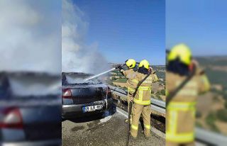 Balıkesir’de otomobil otoyolda yandı