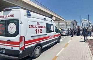 Bandırma’da otomobil ile çekici böyle çarpıştı:...