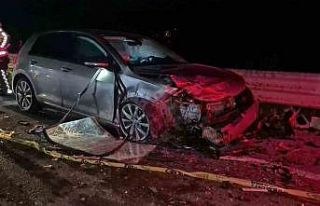 Bartın’da iki araç kafa kafaya çarpıştı: 4...