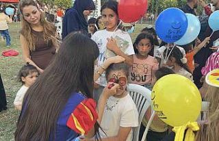 Başkan Çenet’ den çocuklara bayram hediyesi