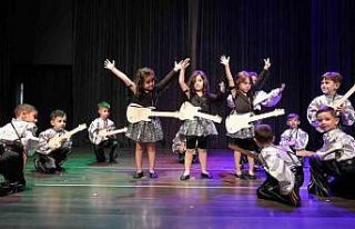 Başkan Köymen, mutlu günlerinde çocukları yalnız...