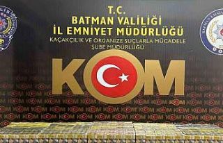 Batman’da bir otomobilde bin 300 paket kaçak sigara...