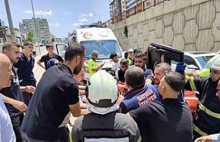 Batman’da kontrolden çıkan otomobil takla attı:...