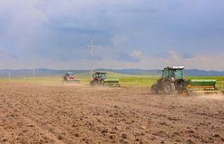 Bayburt’ta 300 dekar mera alanında ekim ve gübreleme...