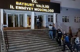 Bayburt’ta 5 düzensiz göçmen yakalandı